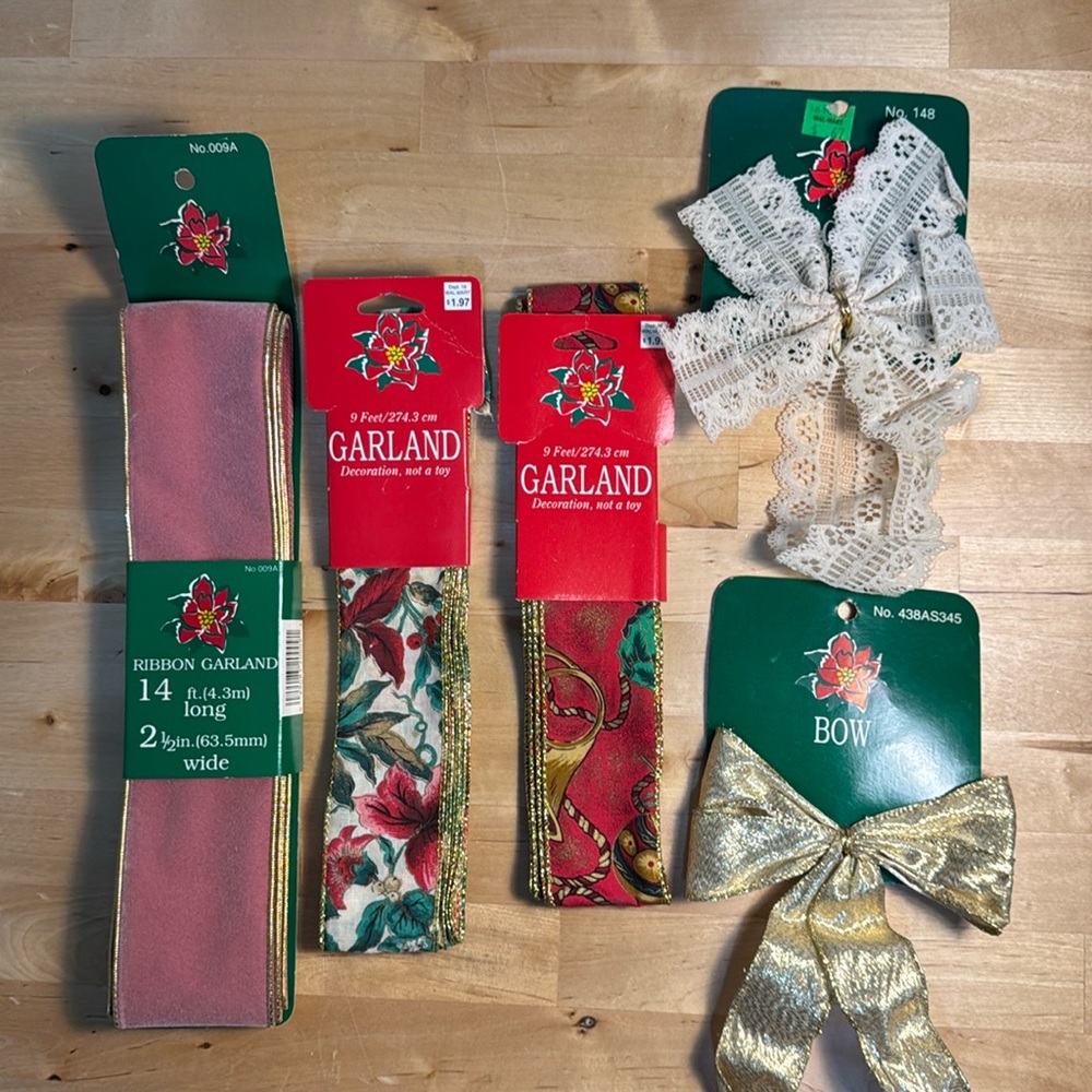 Vintage lot of Holiday Garland/Ribbon & 2 Bows